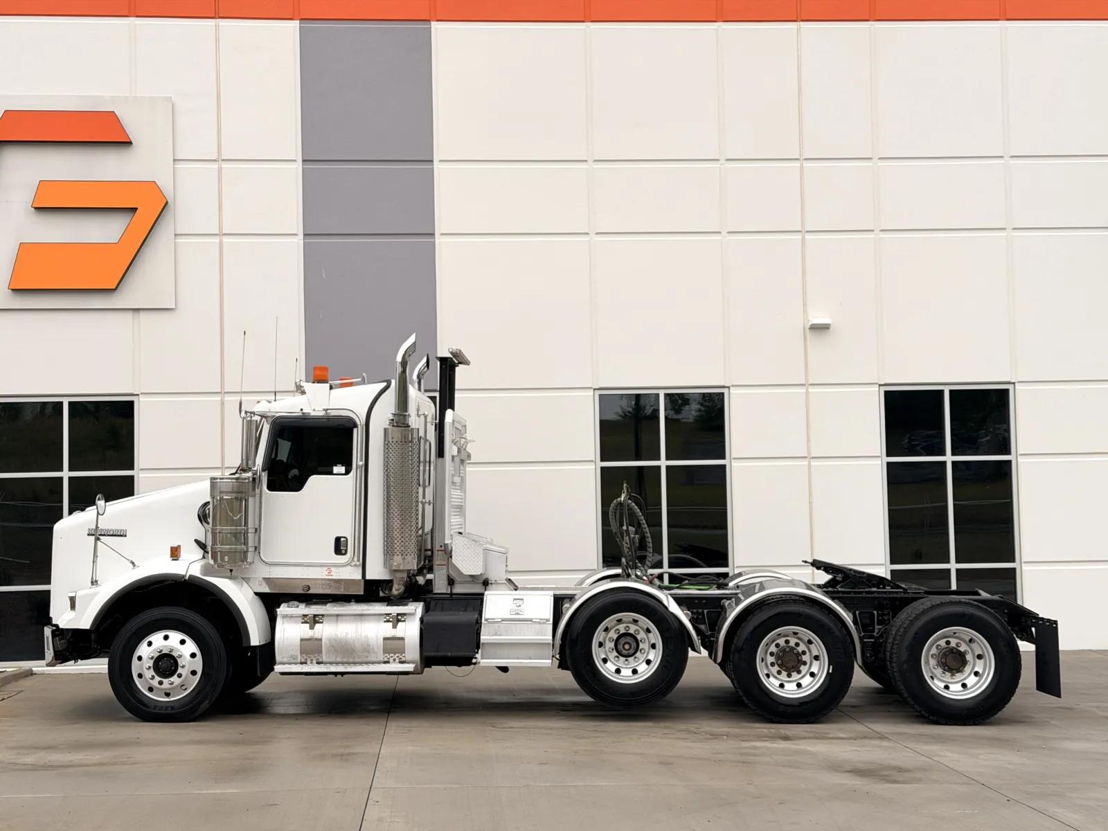 2015 Kenworth T800 in Greer, SC — photo 4