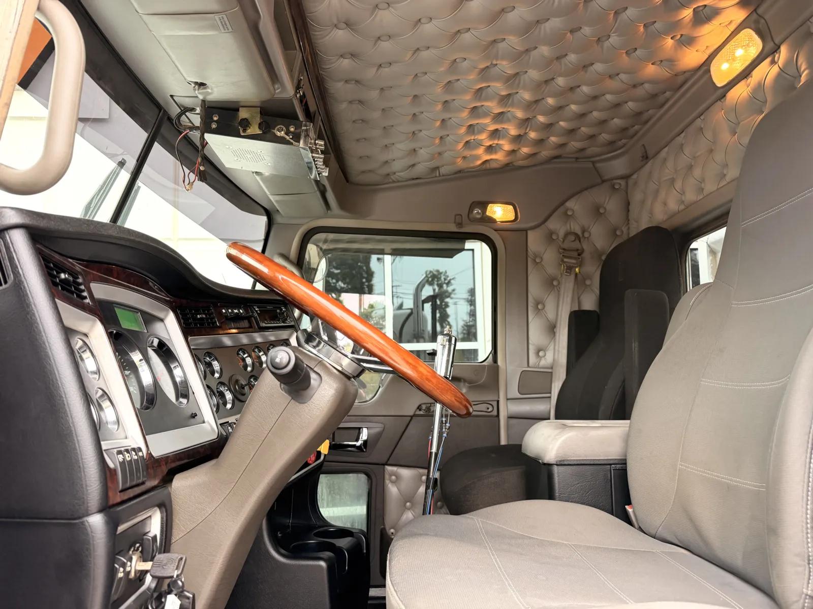 2015 Kenworth T800 in Greer, SC — photo 14