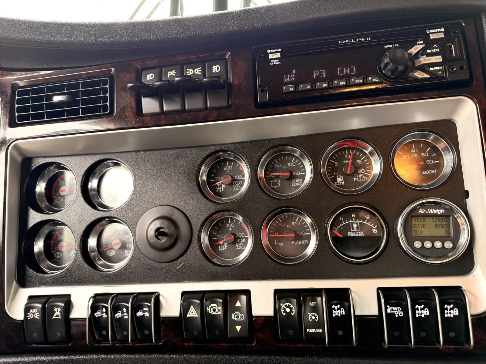 2015 Kenworth T800 in Greer, SC — photo 18