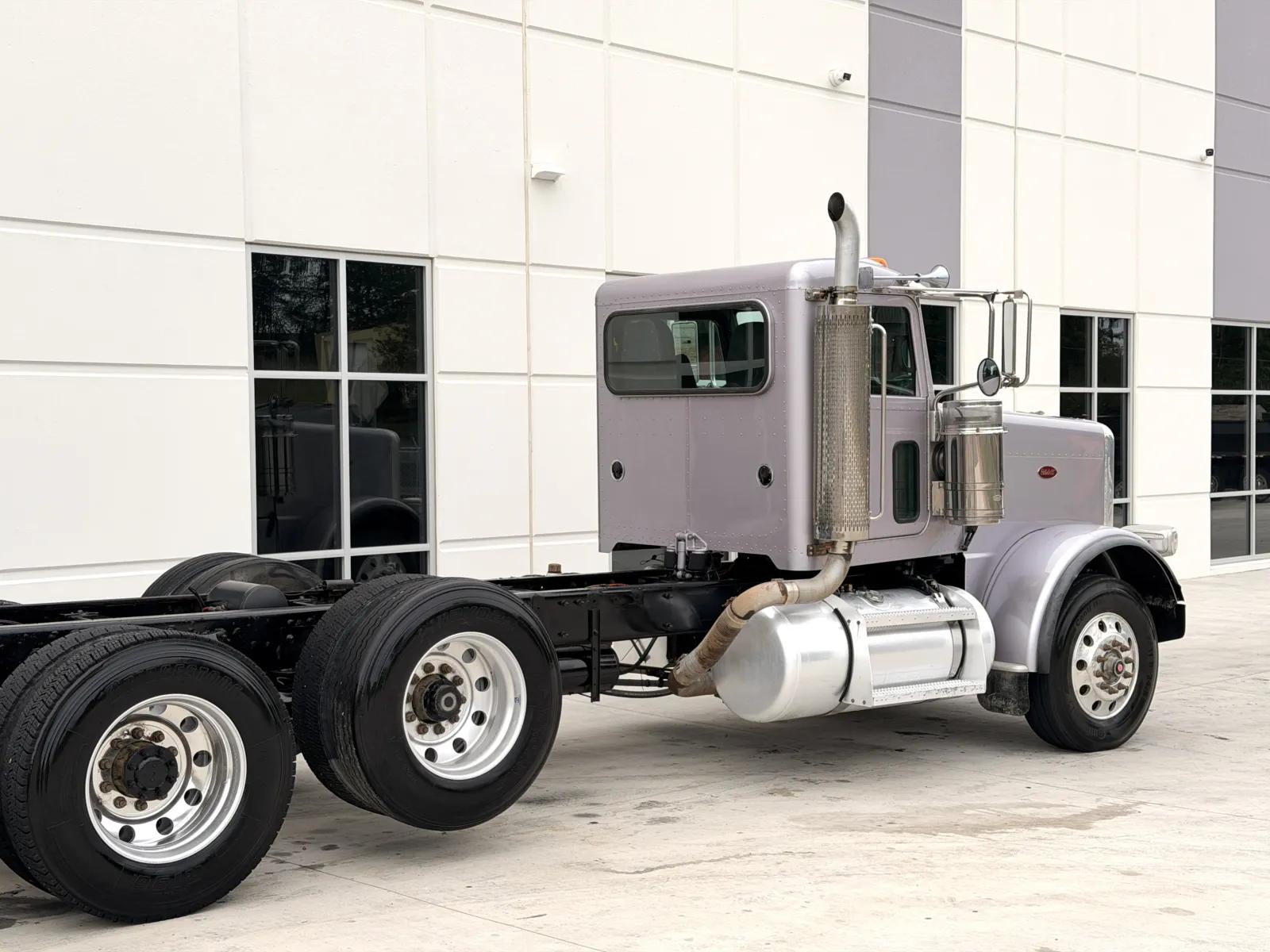 2016 Peterbilt 389 in Greer, SC — photo 7