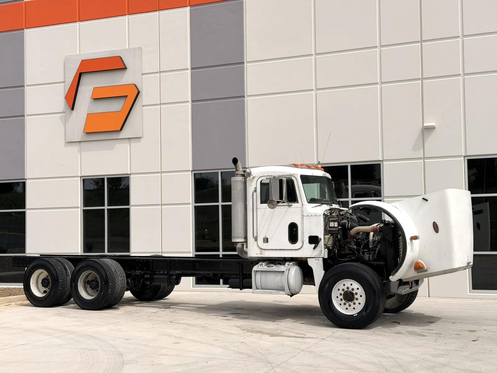2000 Peterbilt in Greer, SC — photo 9