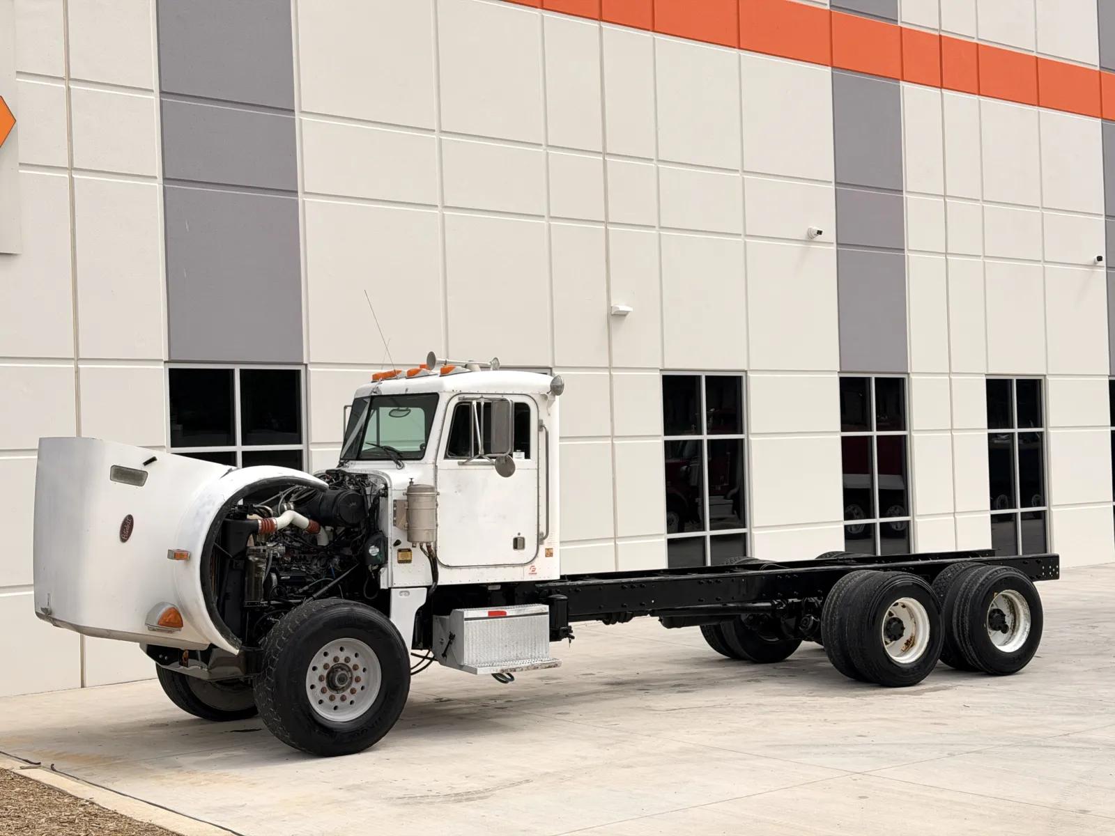 2000 Peterbilt in Greer, SC — photo 10