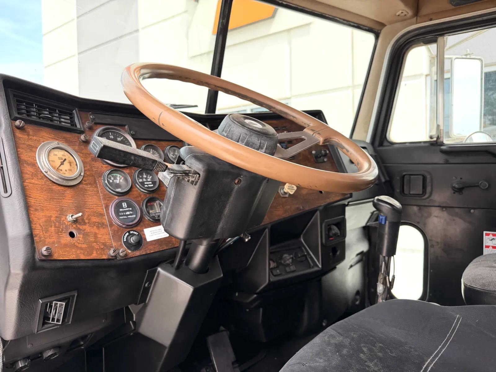 2000 Peterbilt in Greer, SC — photo 15