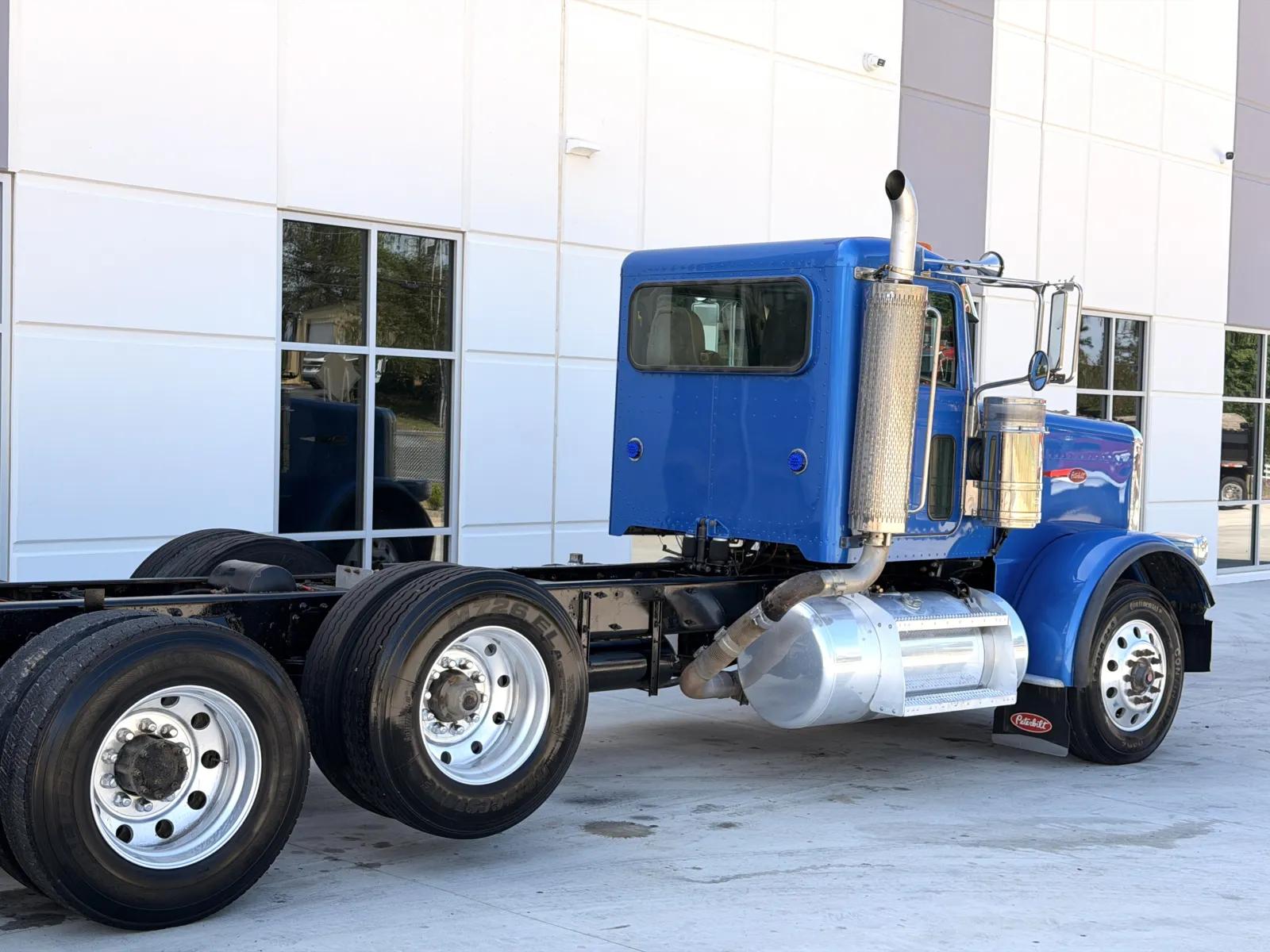 2016 Peterbilt 389 in Greer, SC — photo 7