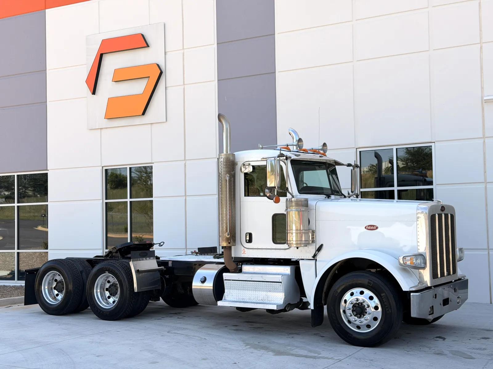 2020 Peterbilt 389