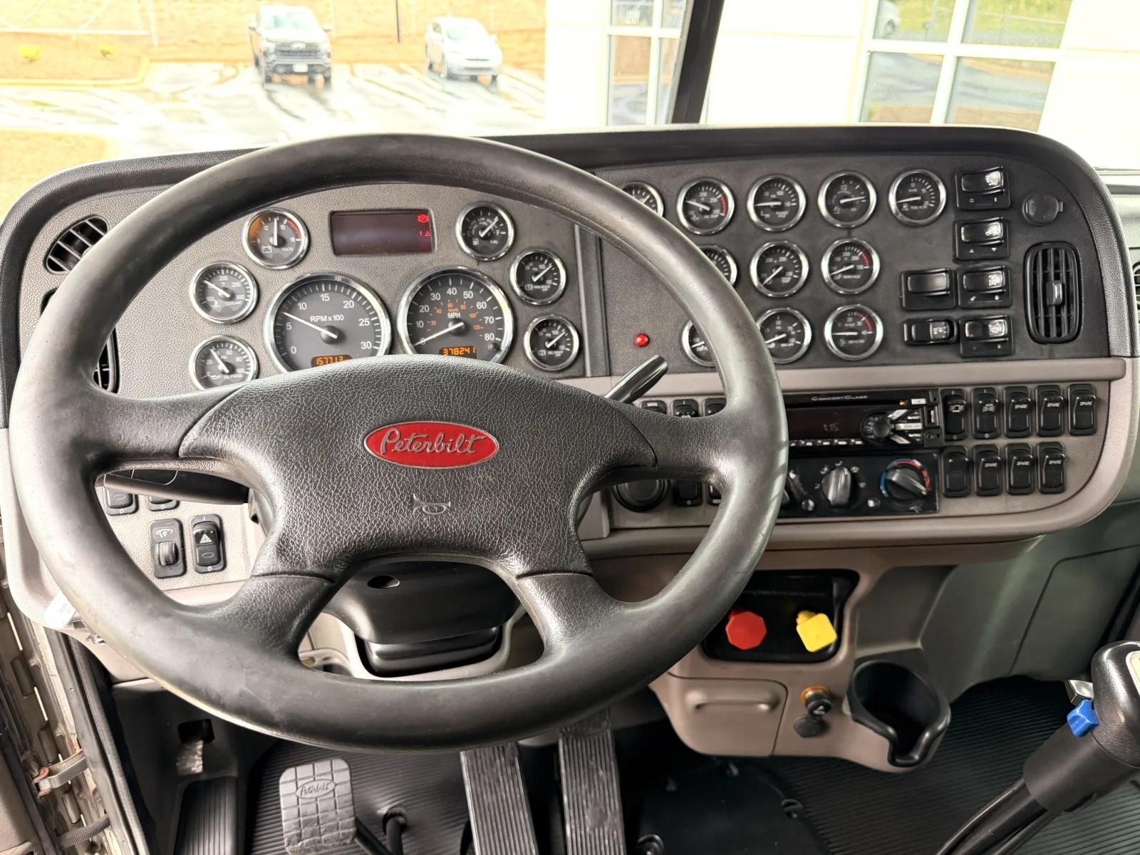 2016 Peterbilt 389 in Greer, SC — photo 17