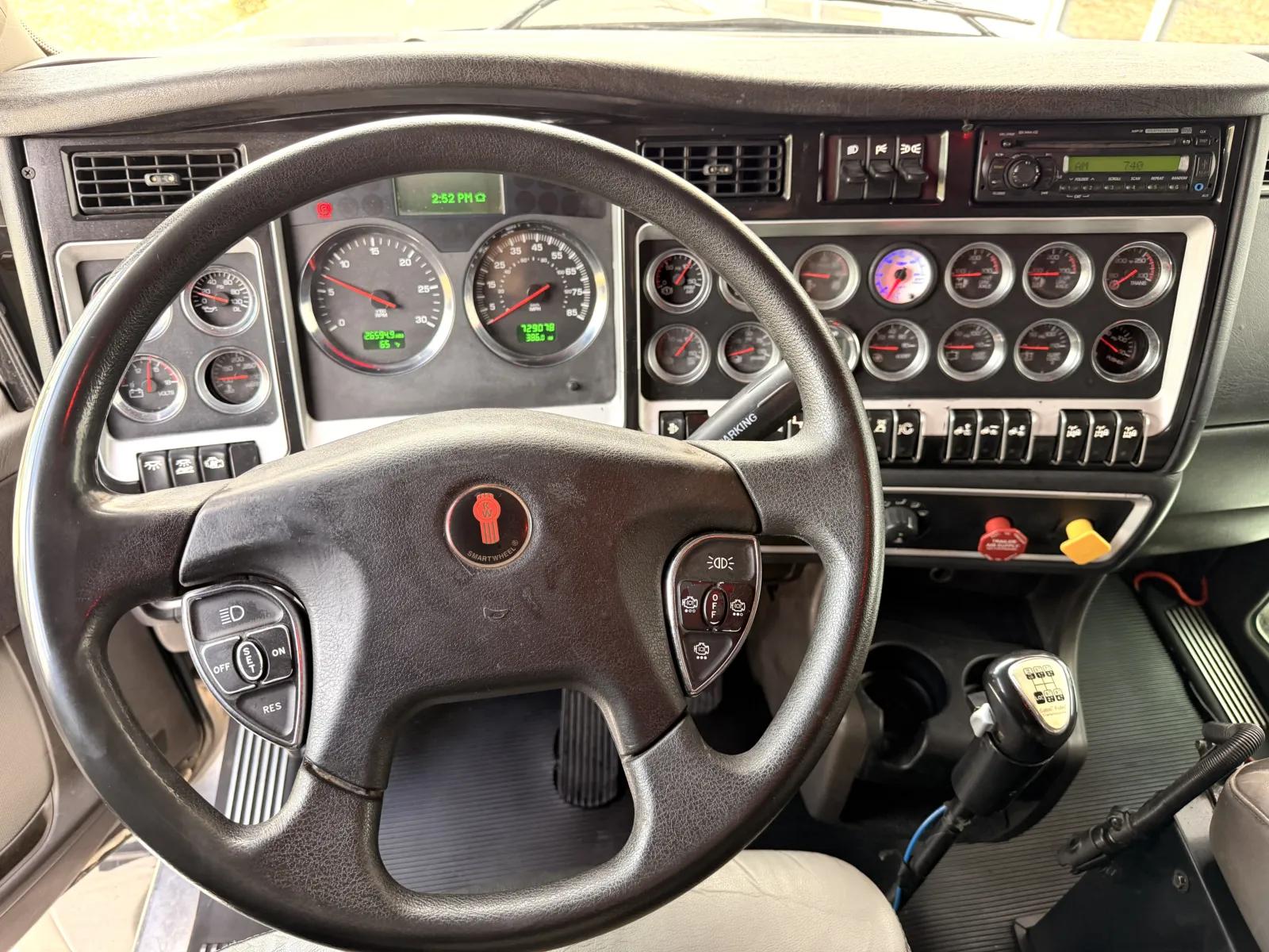 2012 Kenworth T800 in Greer, SC — photo 16