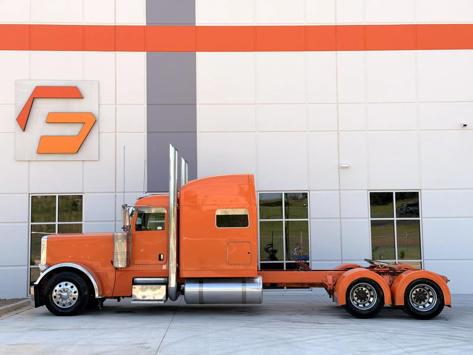 2017 Peterbilt 389 in Greer, SC — photo 4