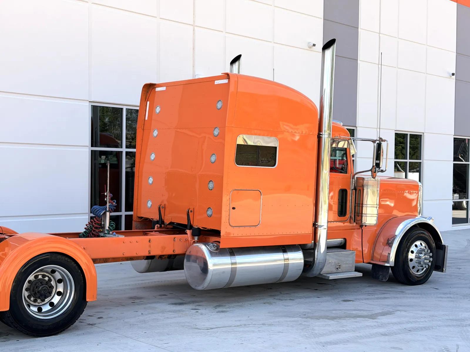 2017 Peterbilt 389 in Greer, SC — photo 7