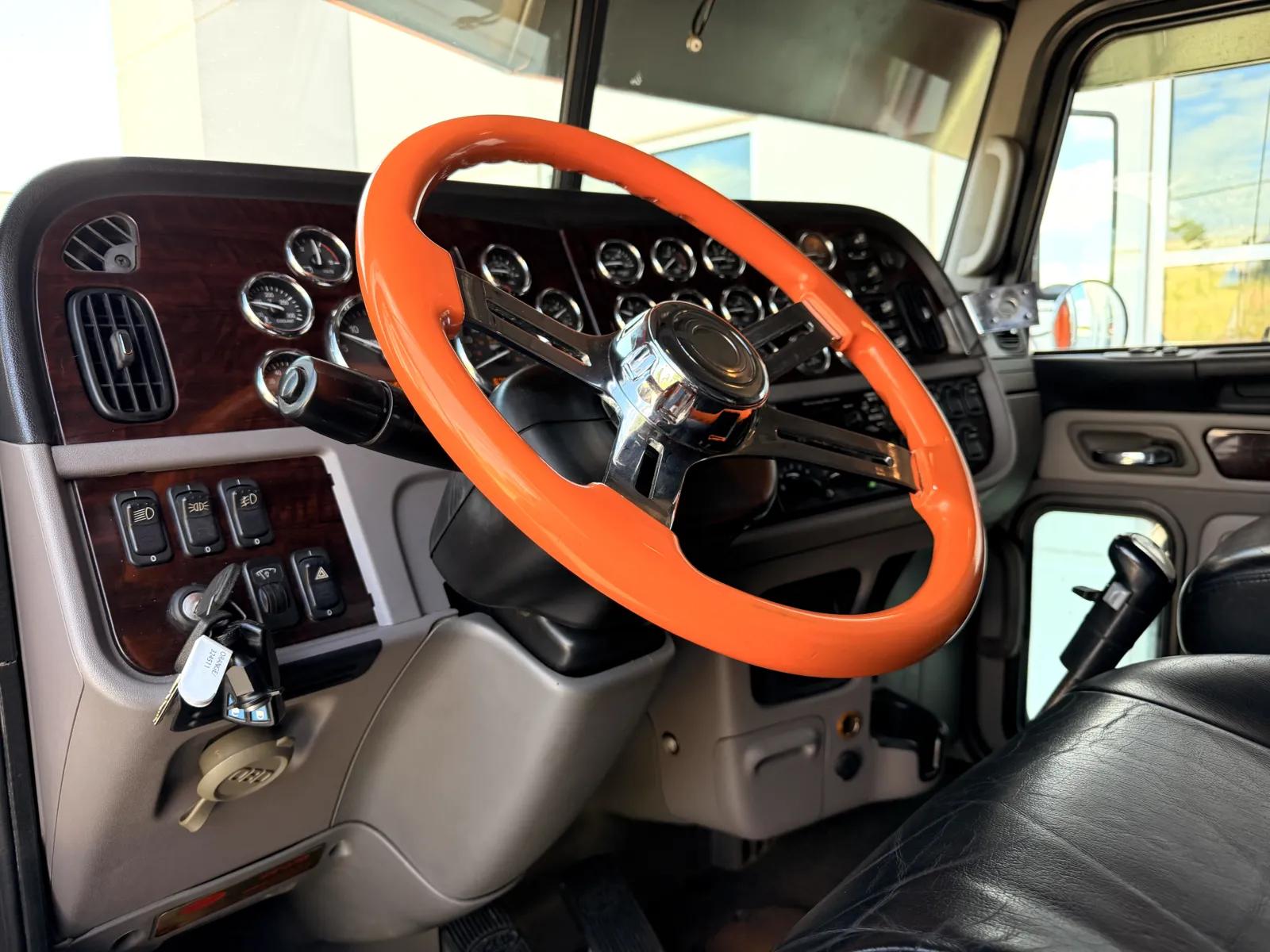 2017 Peterbilt 389 in Greer, SC — photo 15