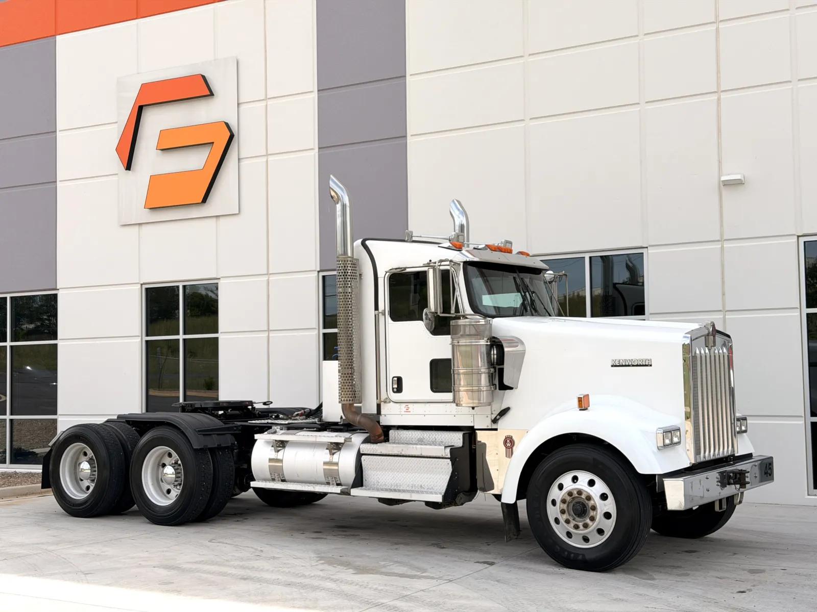2019 Kenworth W900