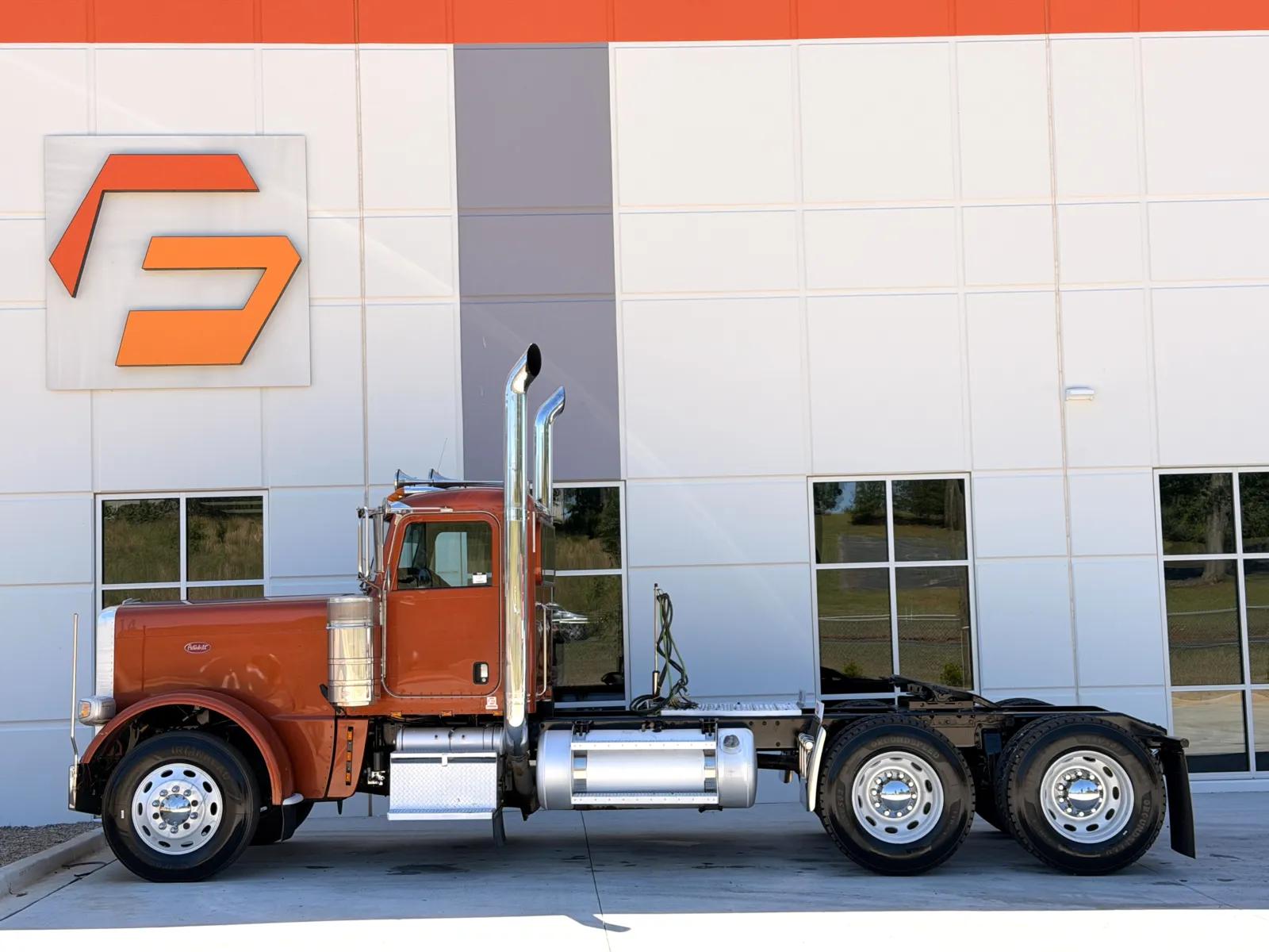 2016 Peterbilt 389 in Greer, SC — photo 4