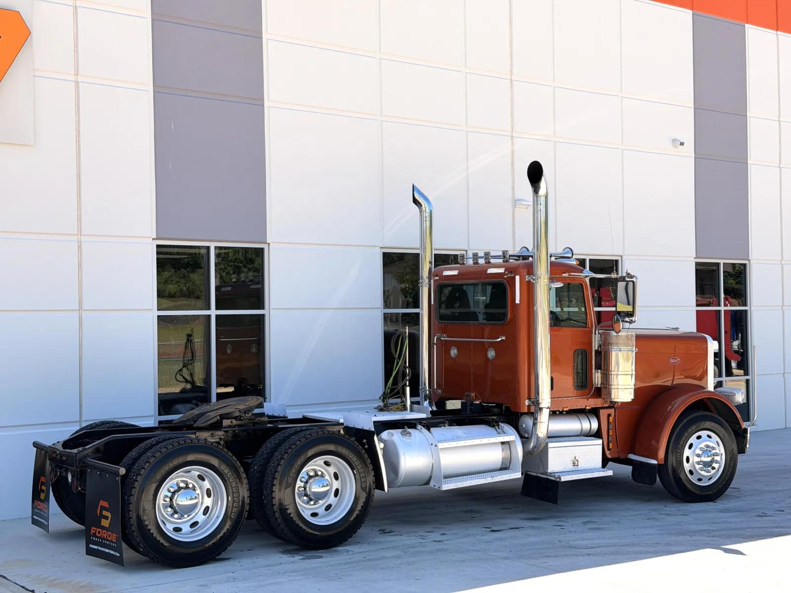 2016 Peterbilt 389 in Greer, SC — photo 5