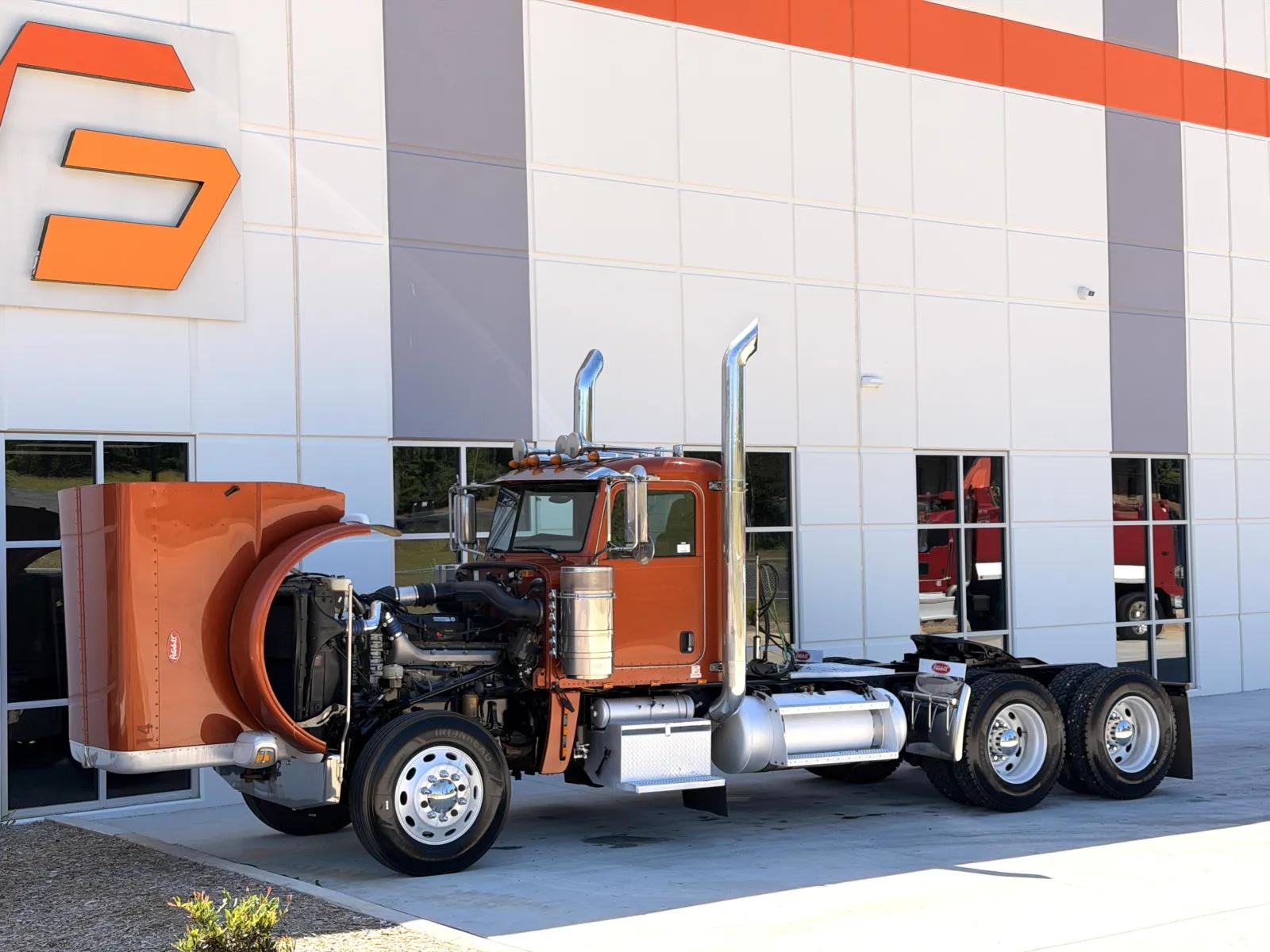 2016 Peterbilt 389 in Greer, SC — photo 10