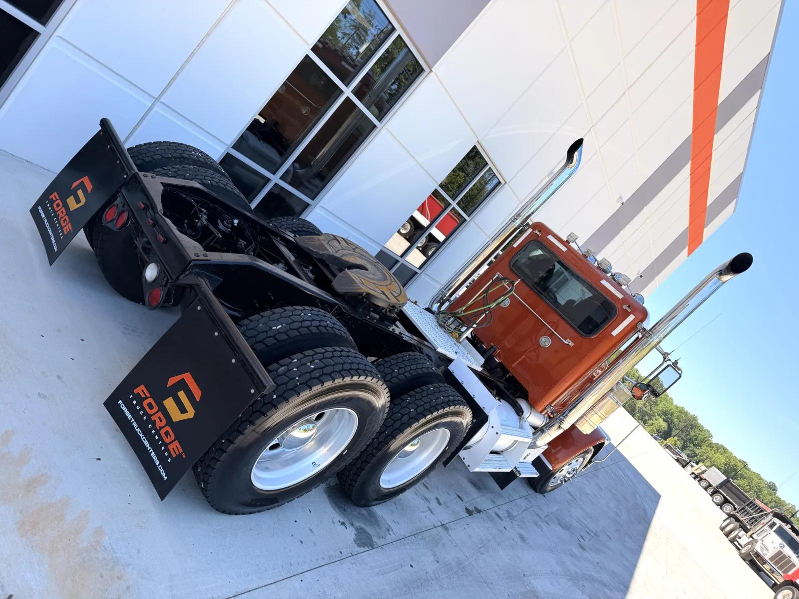 2016 Peterbilt 389 in Greer, SC — photo 11