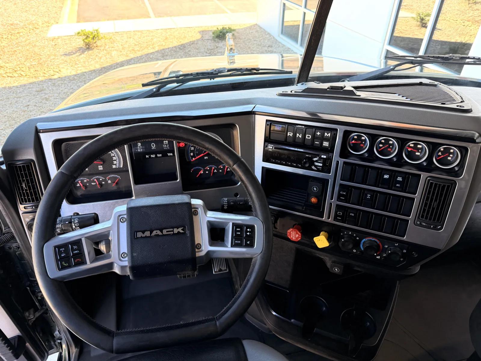 2021 Mack Granite in Greer, SC — photo 17