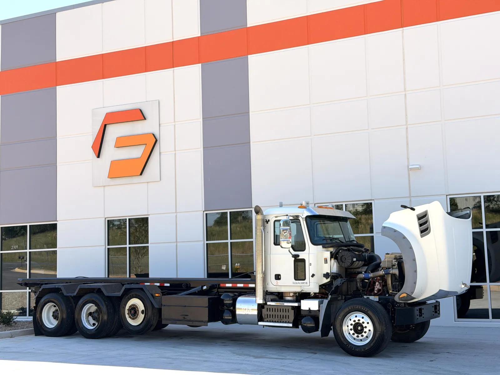 2015 Mack Granite in Greer, SC — photo 10