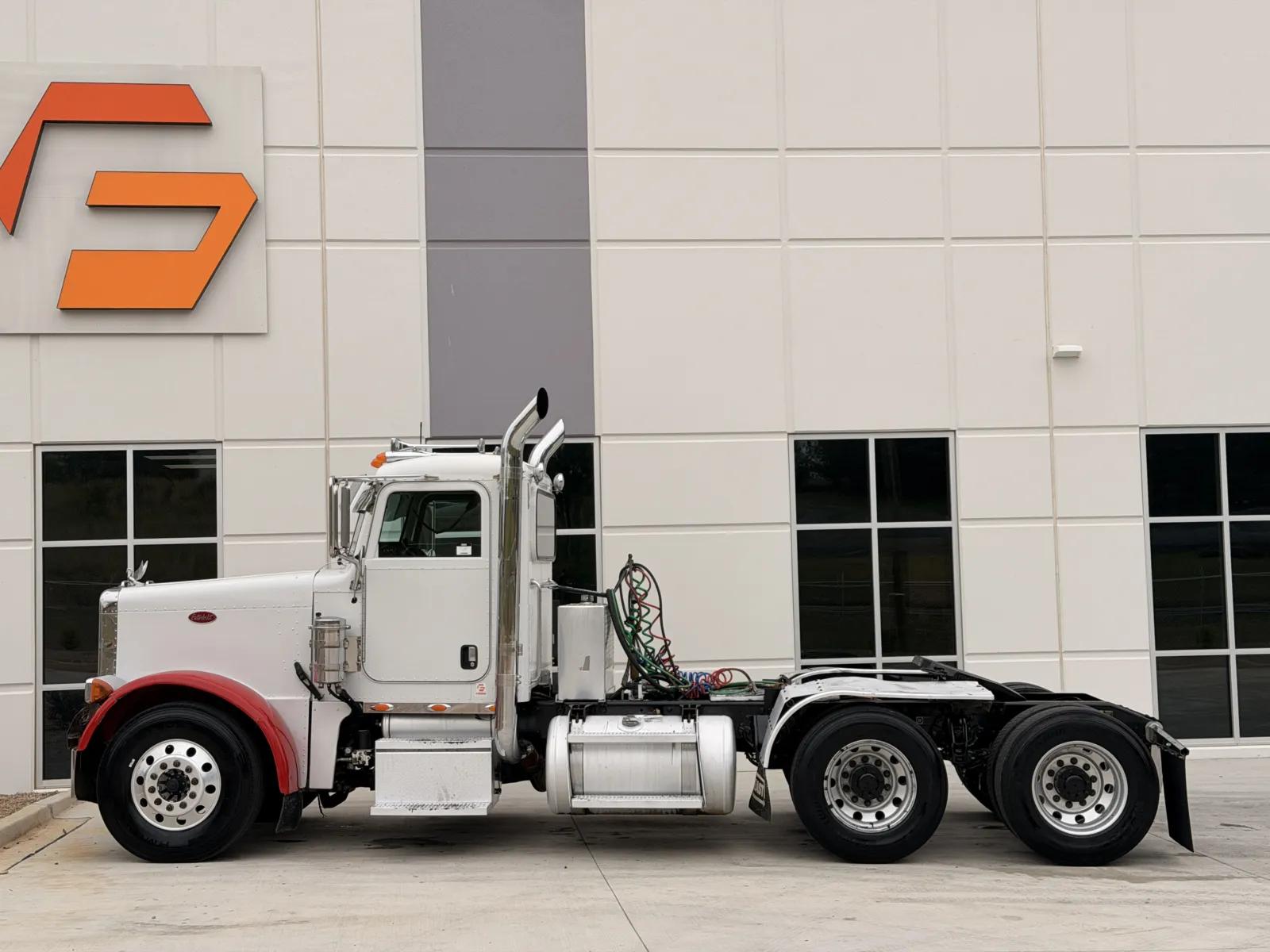 2005 Peterbilt 379 in Greer, SC — photo 4