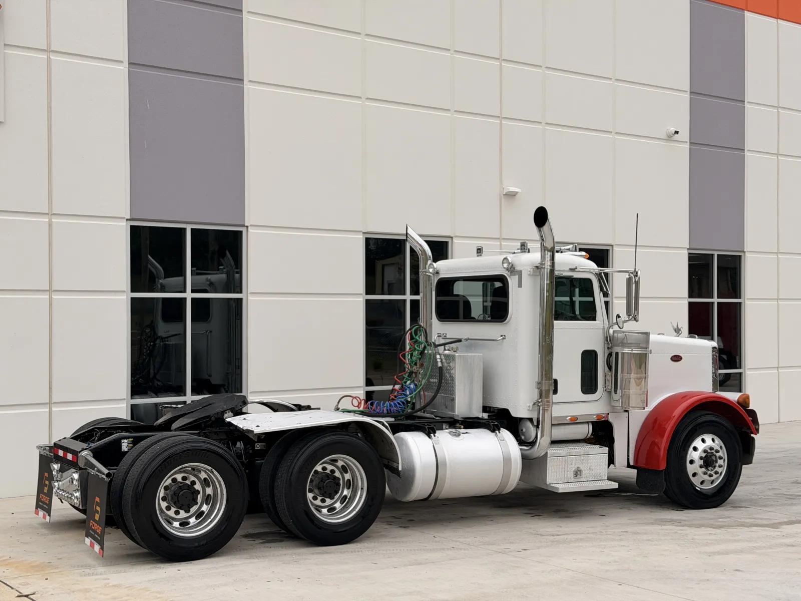 2005 Peterbilt 379 in Greer, SC — photo 5