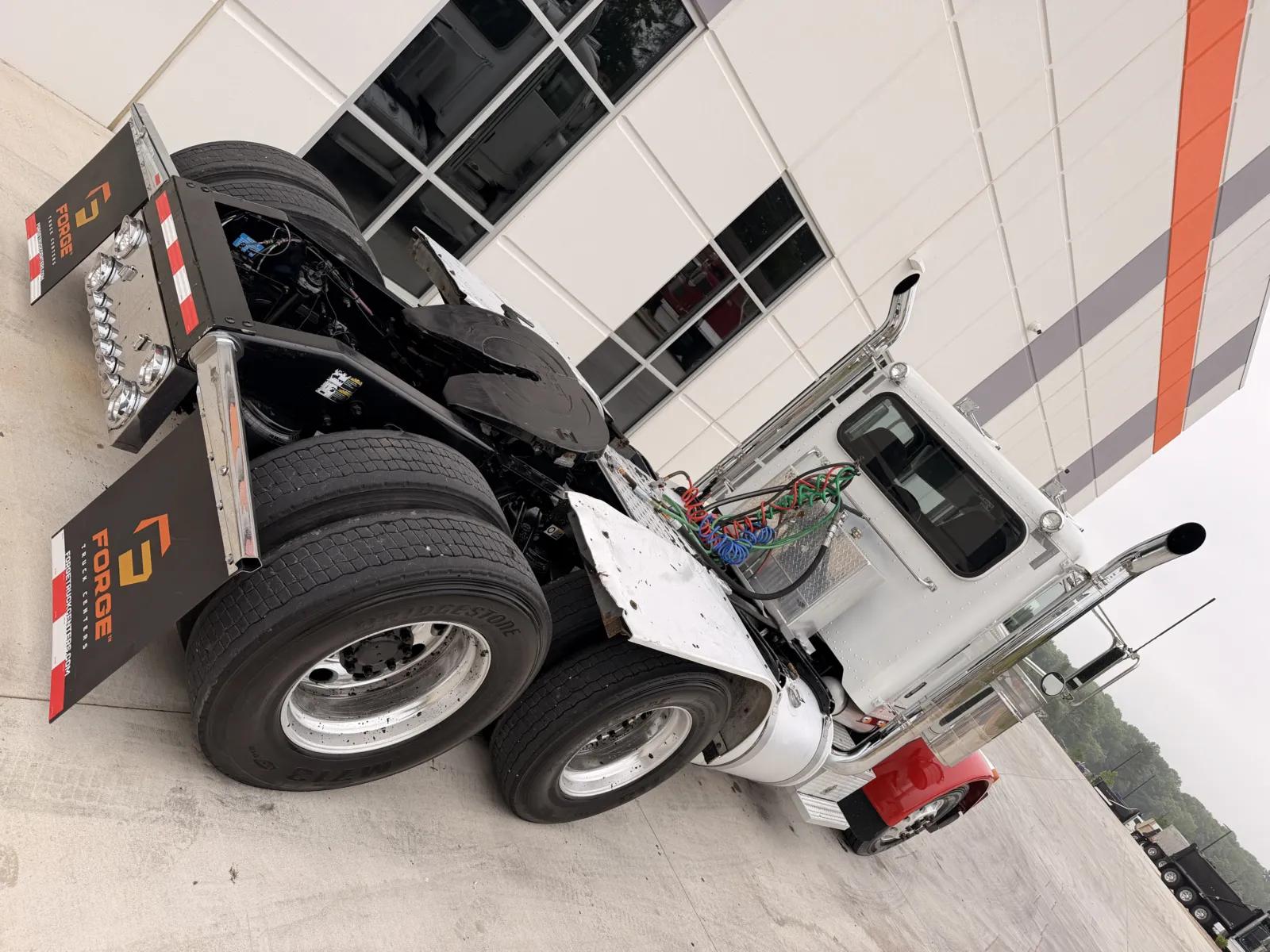 2005 Peterbilt 379 in Greer, SC — photo 11