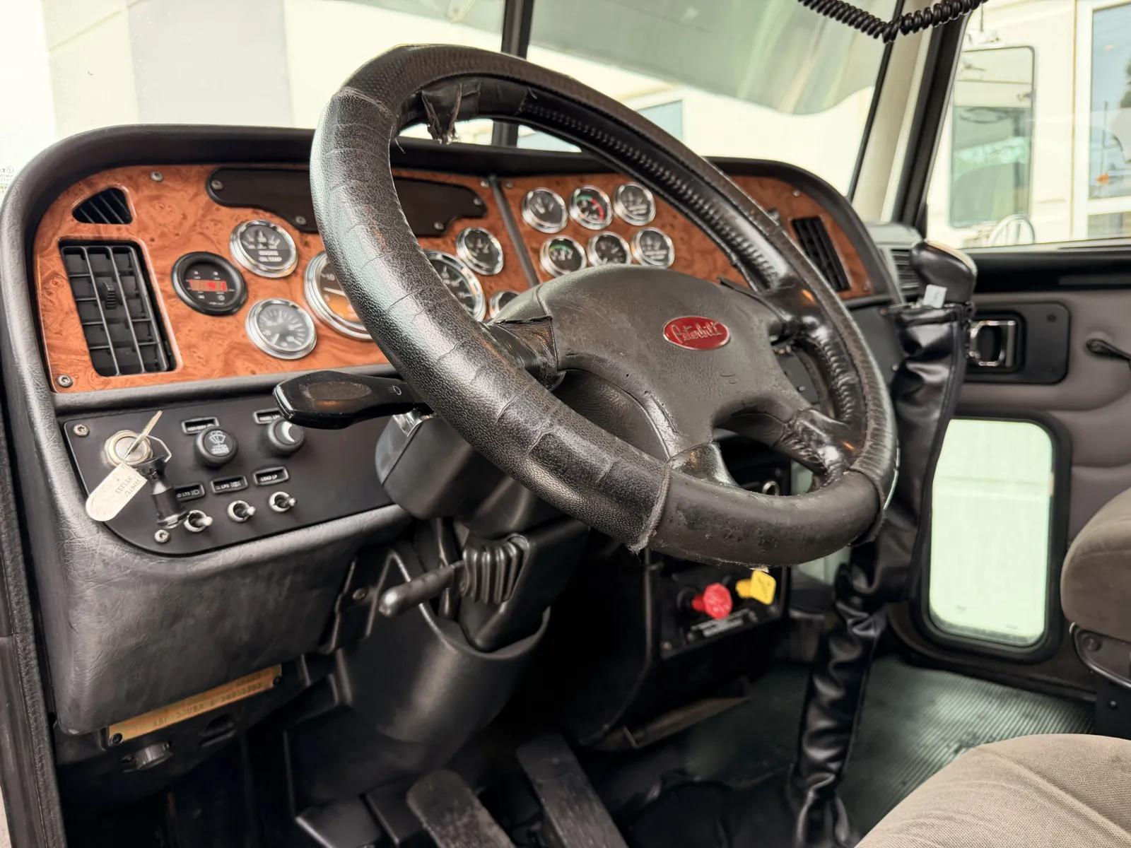 2005 Peterbilt 379 in Greer, SC — photo 15