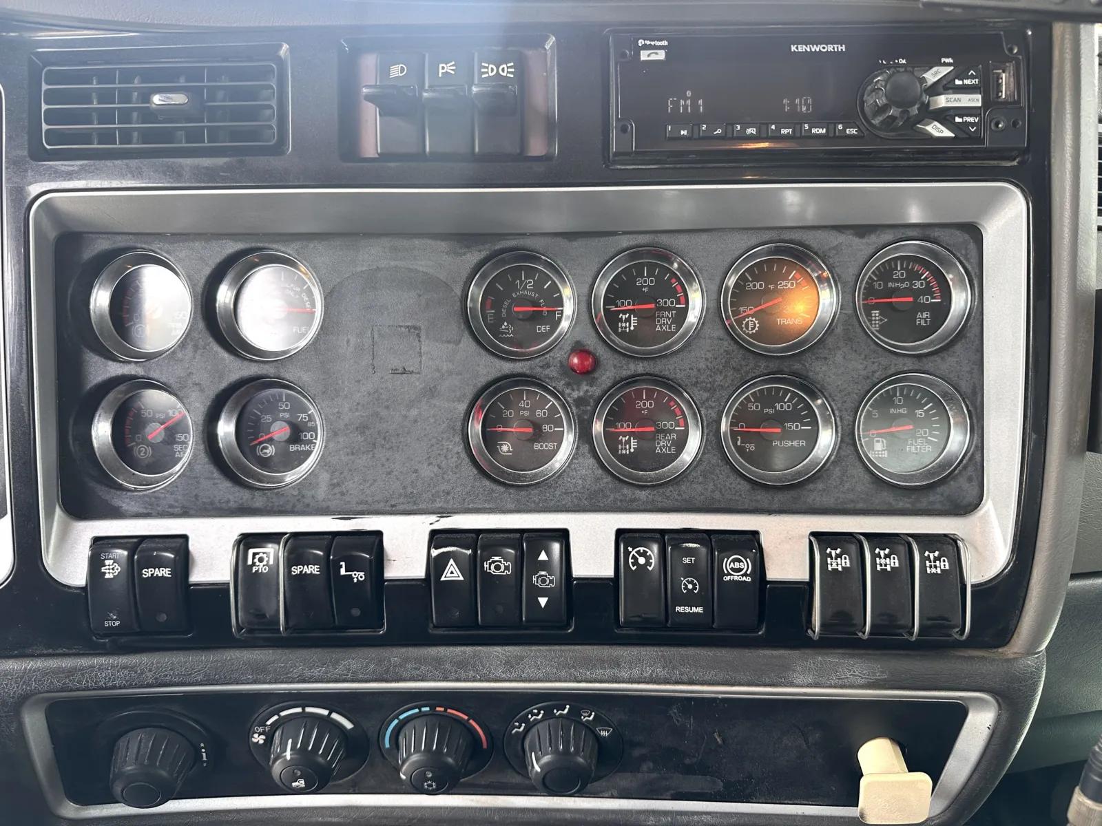 2012 Kenworth T800 in Greer, SC — photo 19