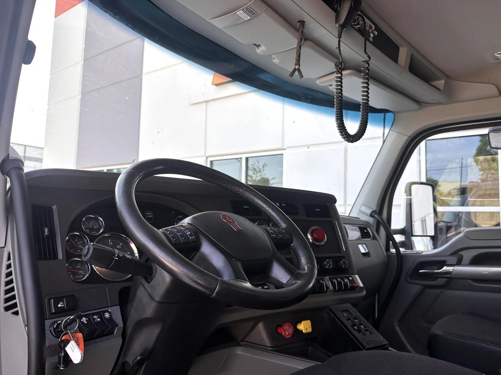 2019 Kenworth T880 in Greer, SC — photo 16