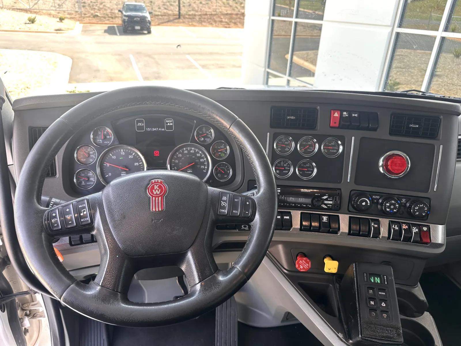 2019 Kenworth T880 in Greer, SC — photo 17