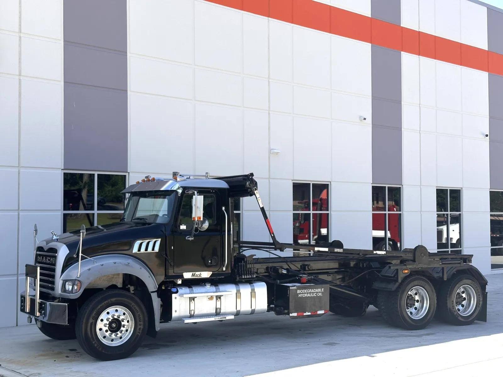 2018 Mack Granite in Greer, SC — photo 2