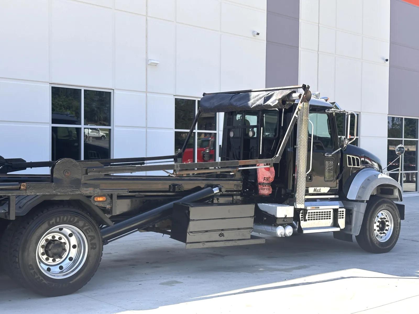 2018 Mack Granite in Greer, SC — photo 7