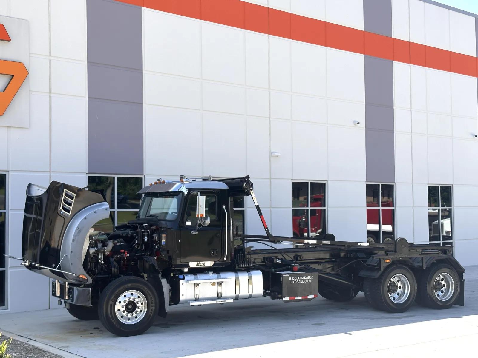 2018 Mack Granite in Greer, SC — photo 10