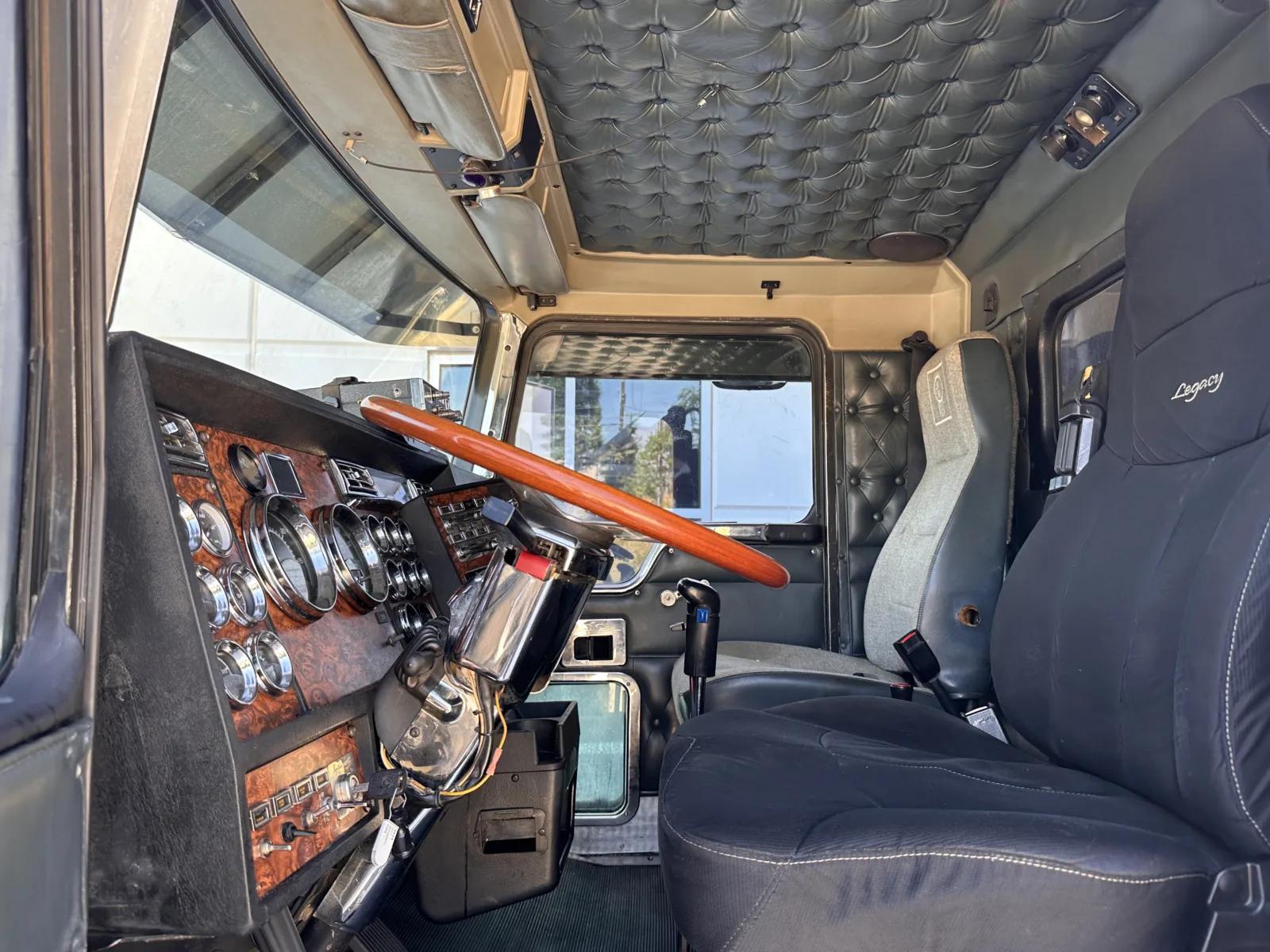 2001 Kenworth W900 in Greer, SC — photo 15