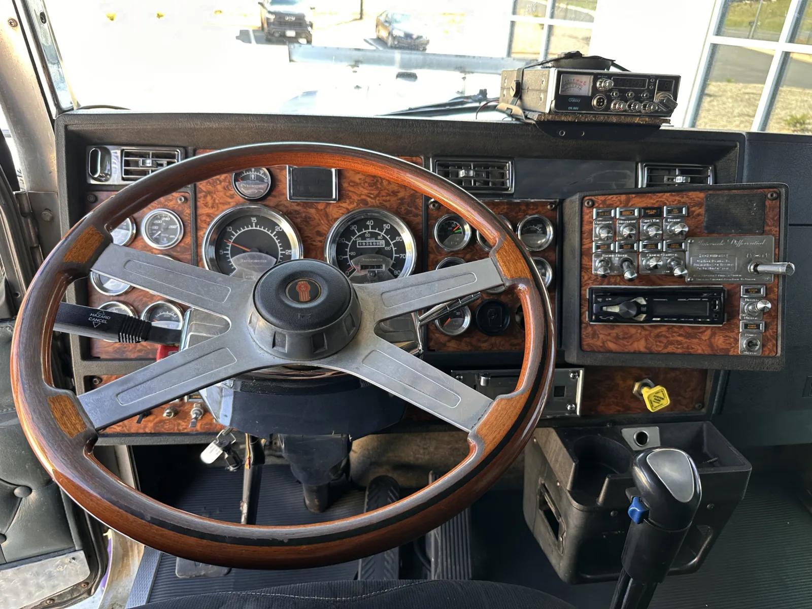 2001 Kenworth W900 in Greer, SC — photo 17
