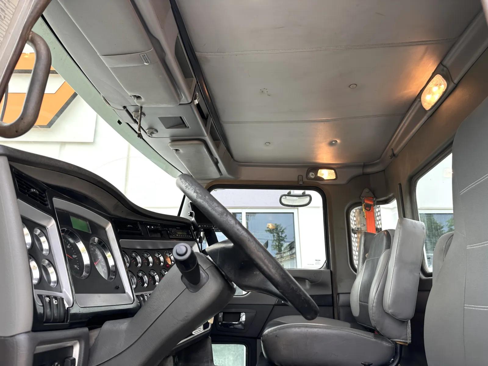 2012 Kenworth T800 in Greer, SC — photo 15