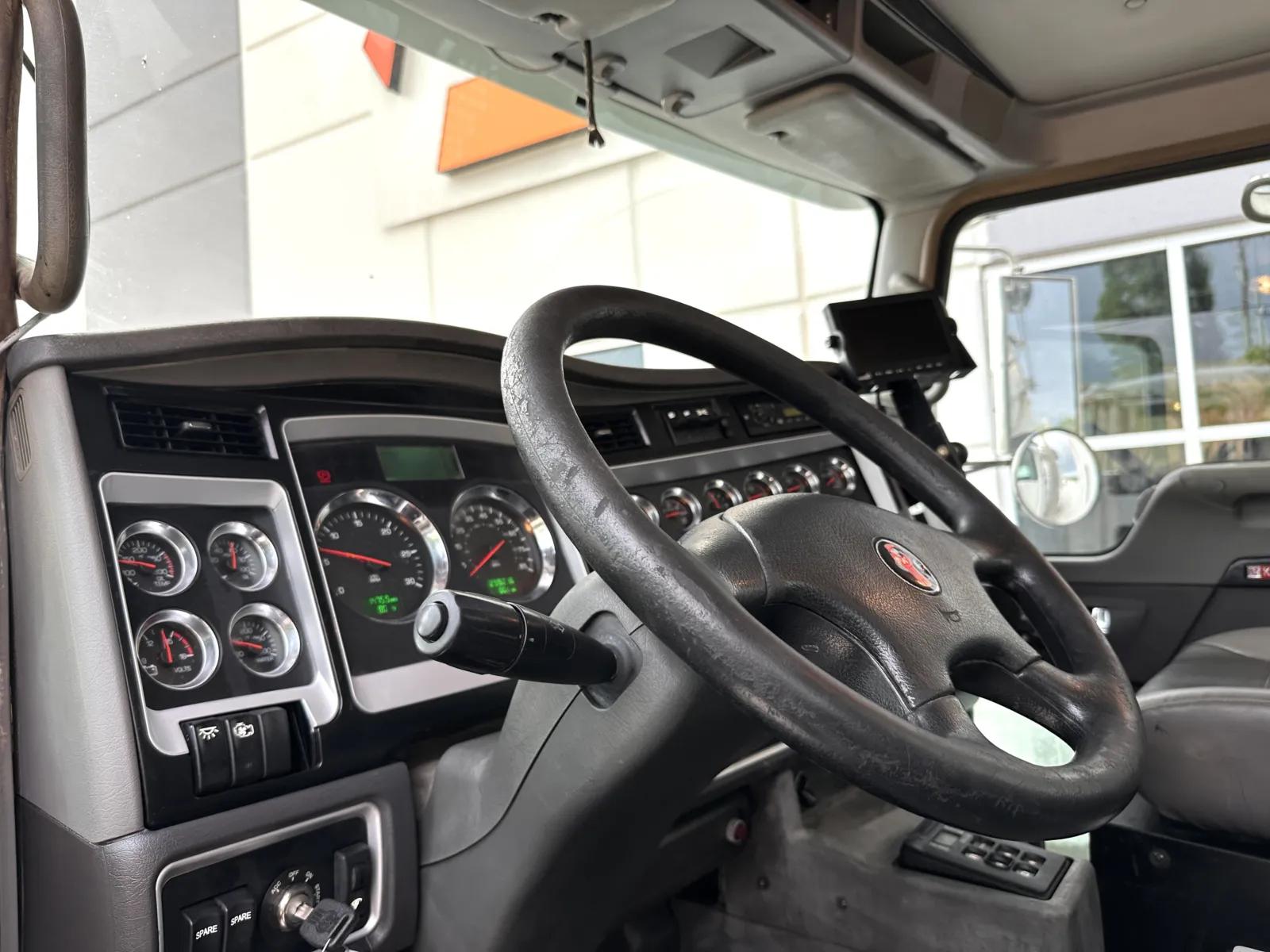 2012 Kenworth T800 in Greer, SC — photo 16