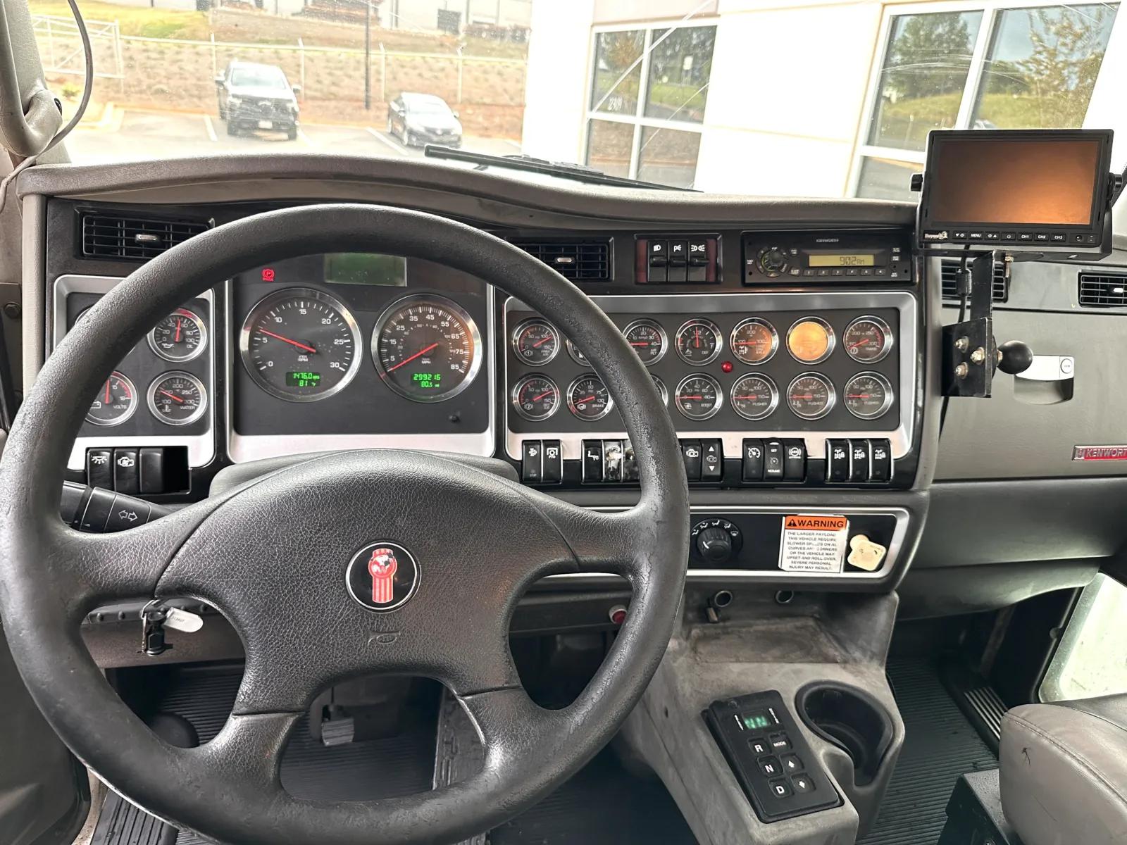 2012 Kenworth T800 in Greer, SC — photo 17