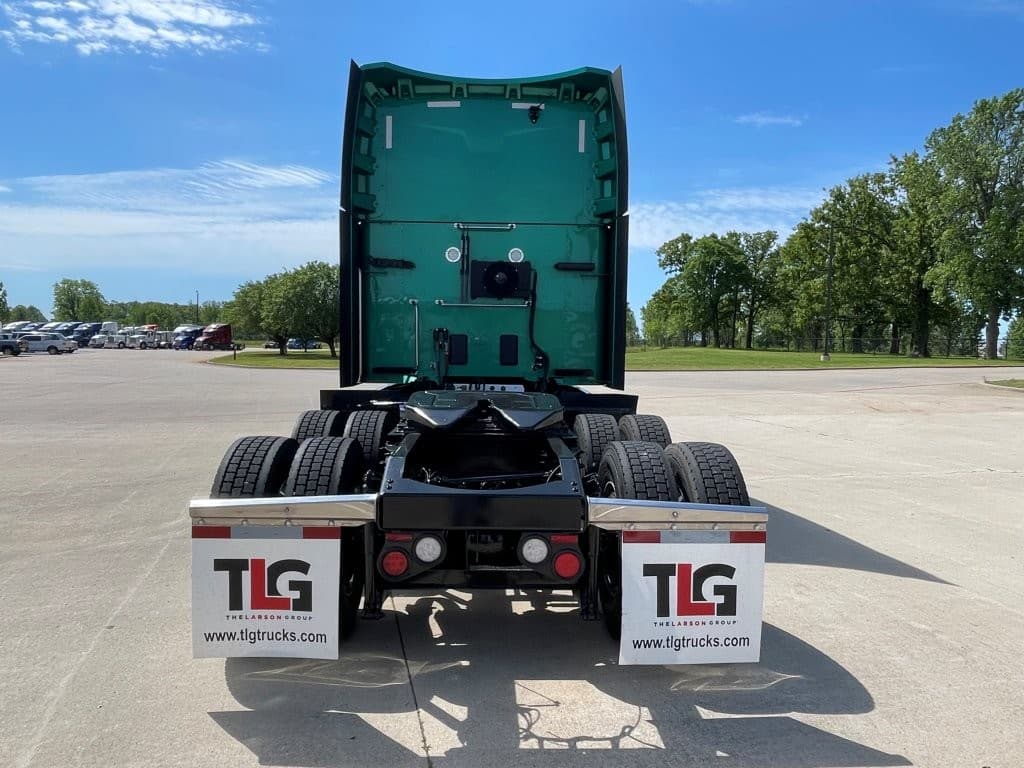 2023 Peterbilt 579 in Springfield, MO — photo 4