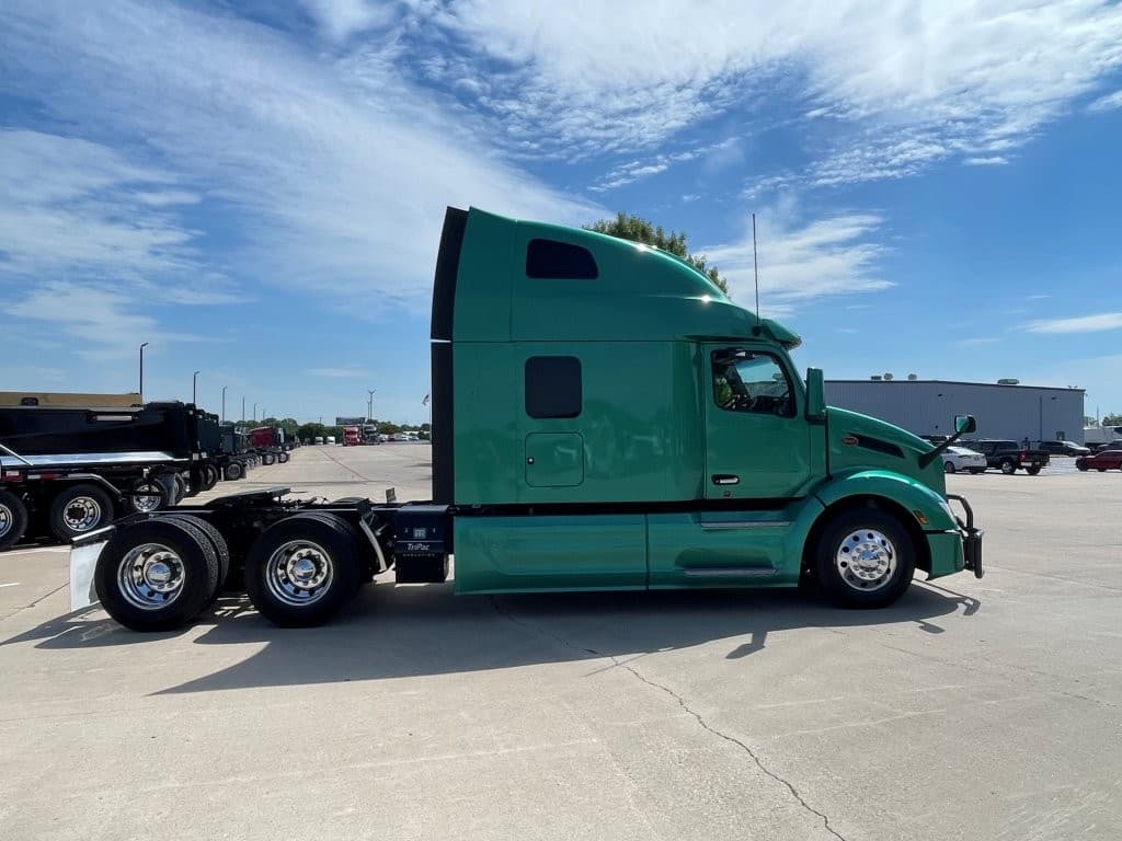 2023 Peterbilt 579 in Springfield, MO — photo 6