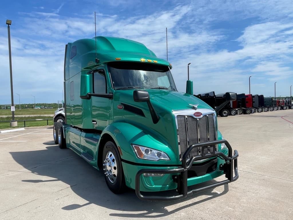 2023 Peterbilt 579 in Springfield, MO — photo 7
