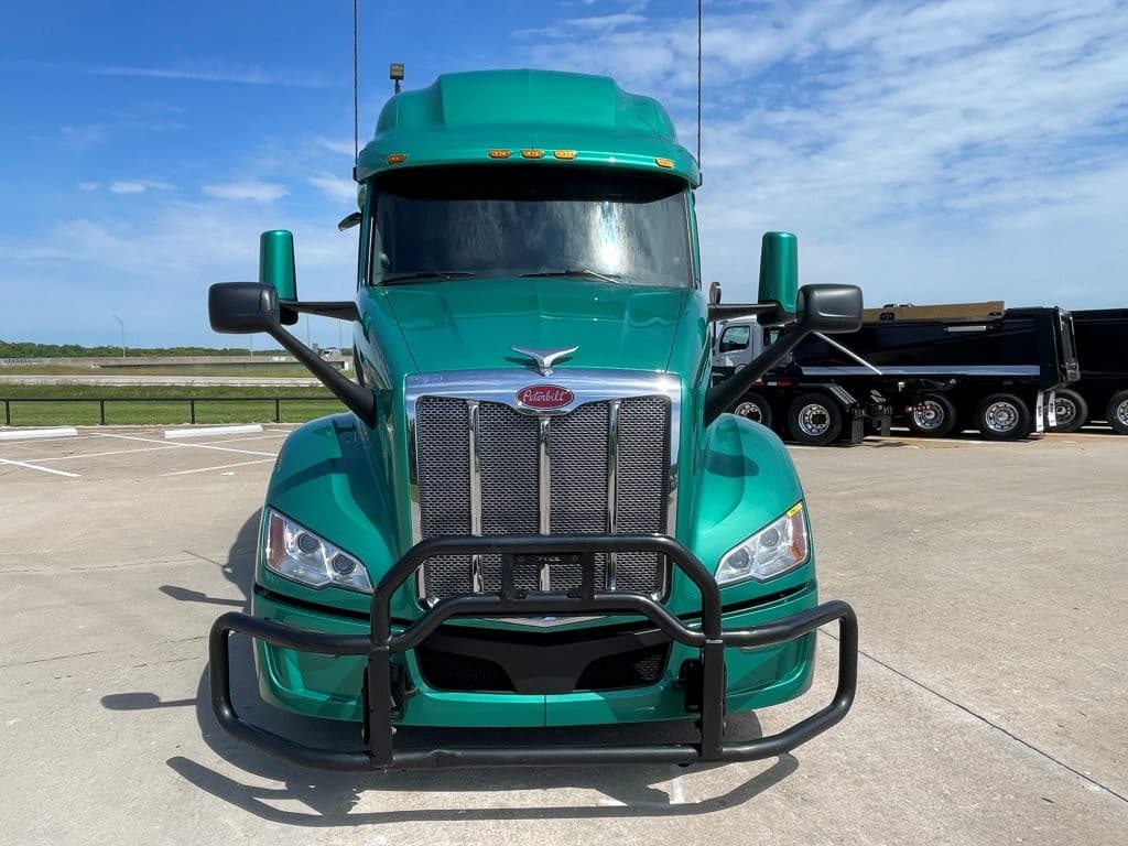2023 Peterbilt 579 in Springfield, MO — photo 8