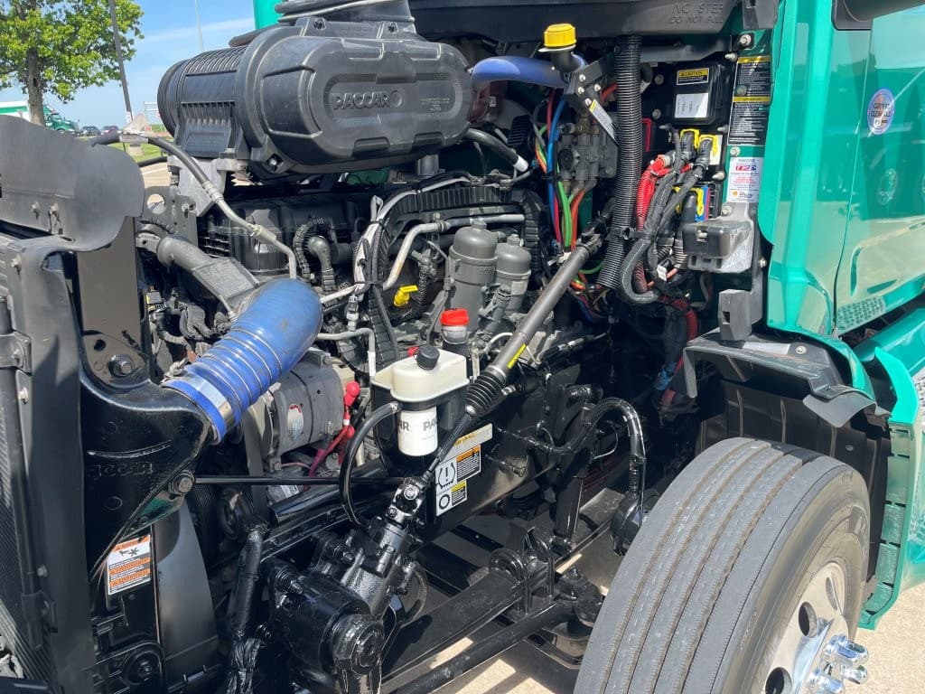 2023 Peterbilt 579 in Springfield, MO — photo 9
