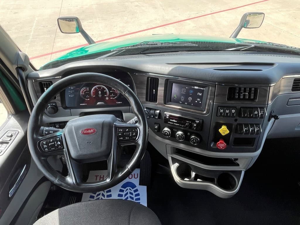 2023 Peterbilt 579 in Springfield, MO — photo 12