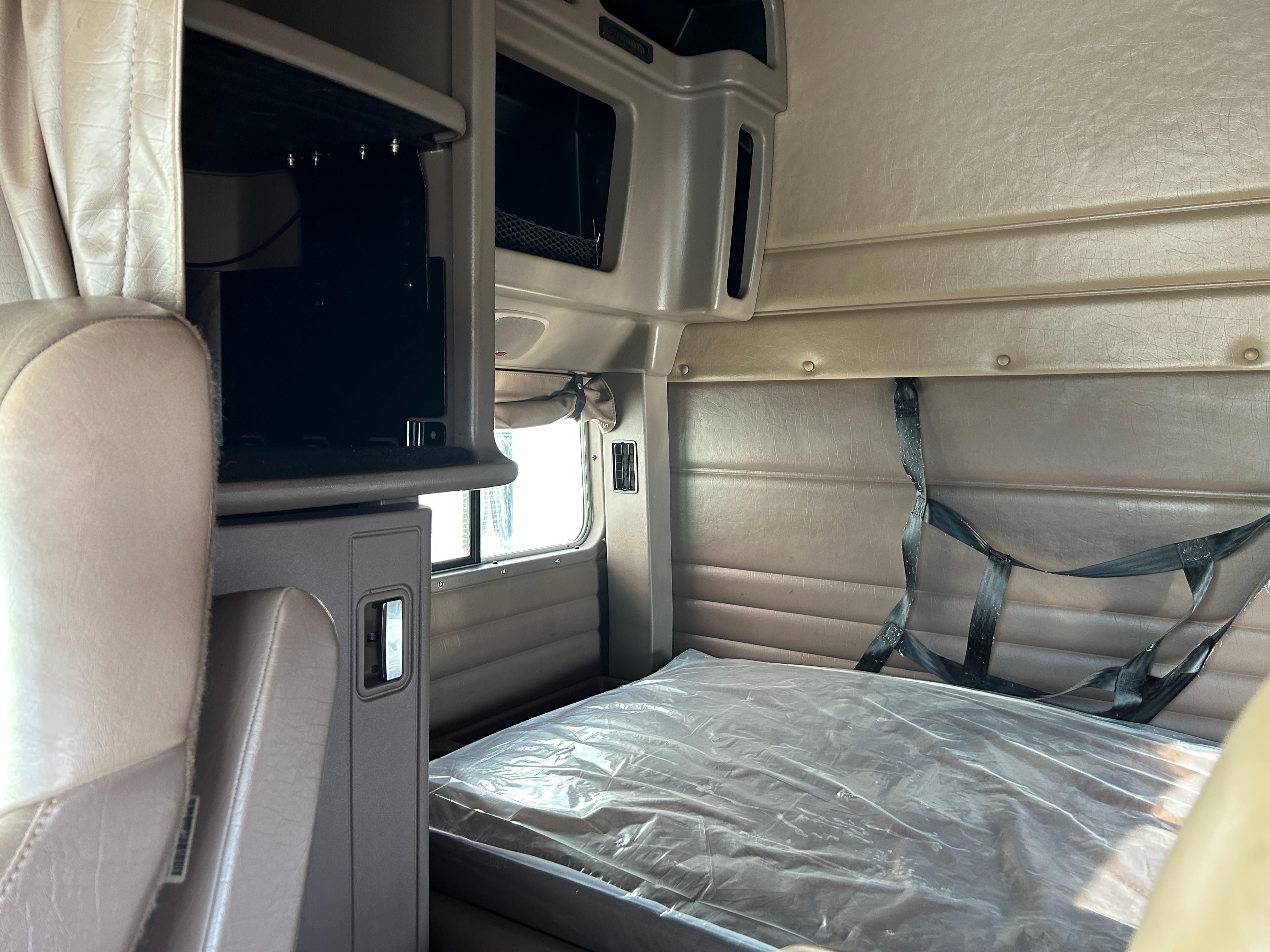 2019 Peterbilt in Joplin, MO — photo 14