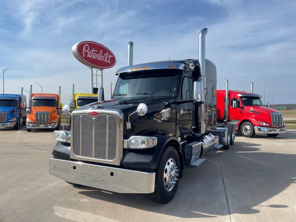 2023 Peterbilt 567