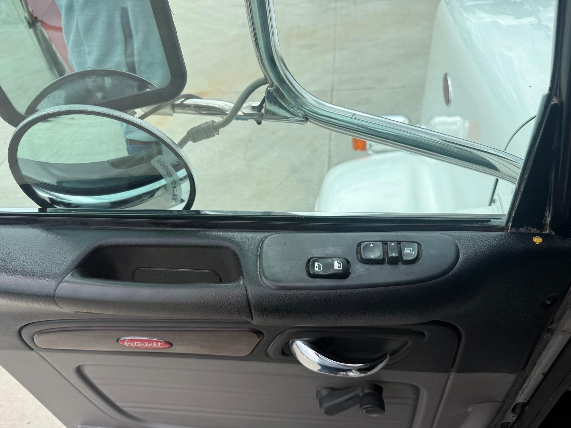 2015 Peterbilt 367 in Portland, OR — photo 11