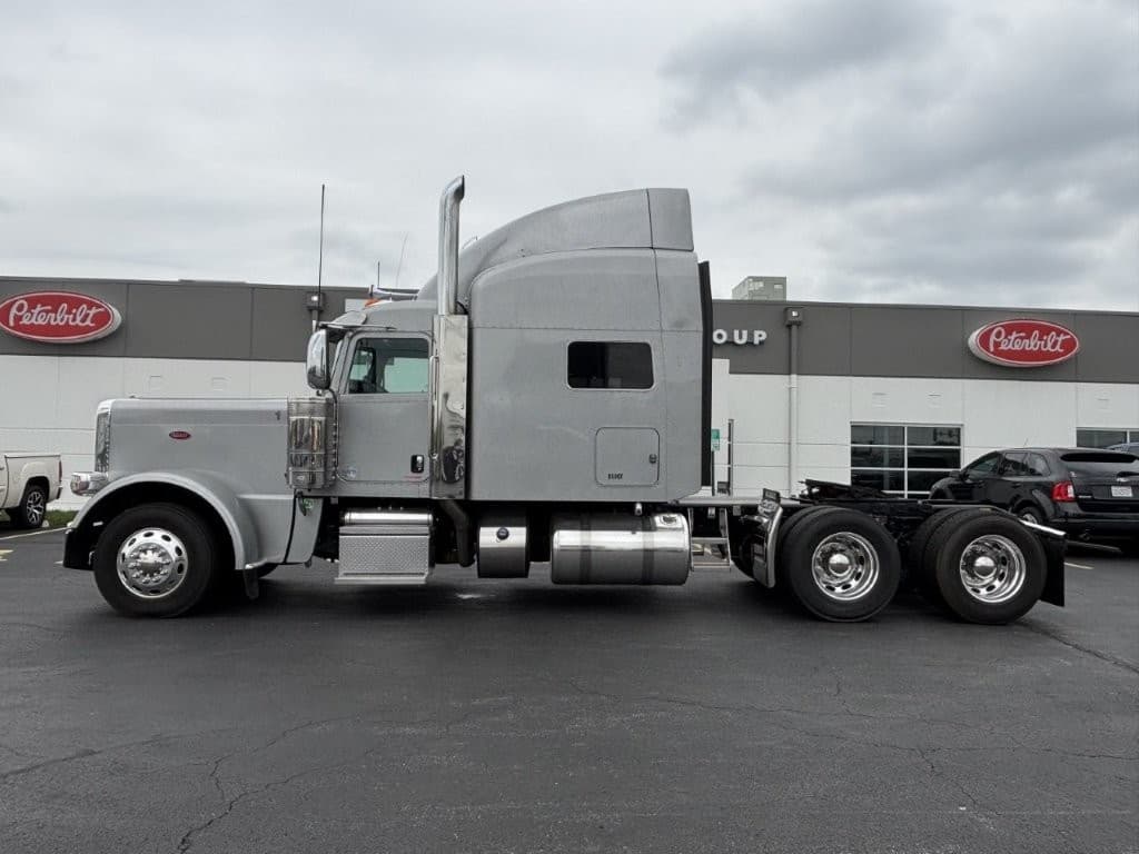 2016 Peterbilt in Springfield, MO — photo 4