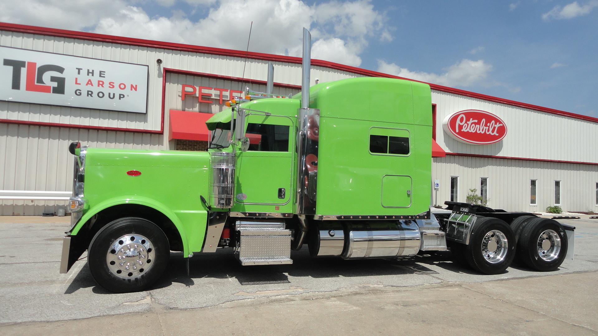 2017 Peterbilt 389