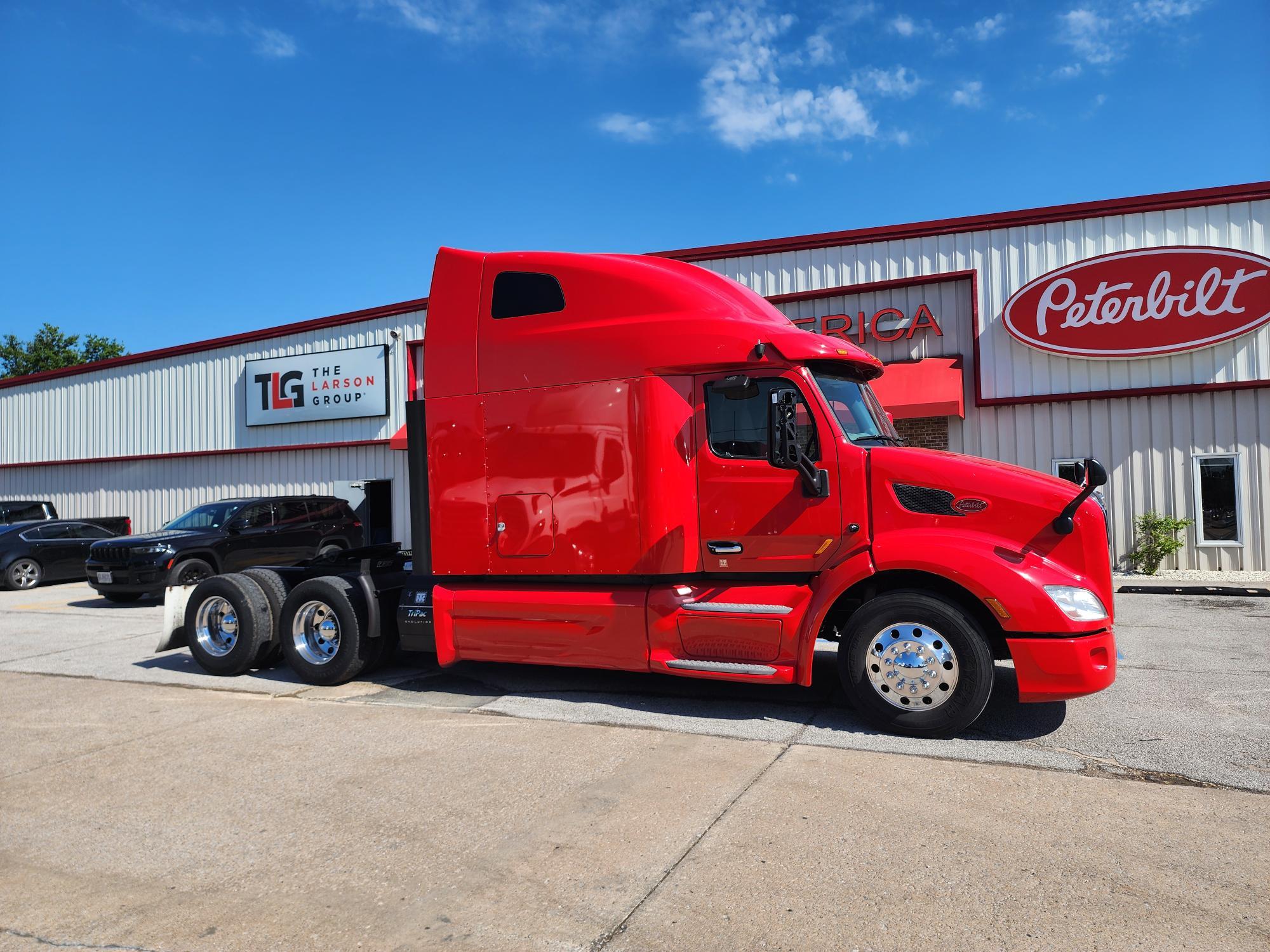 2019 Peterbilt 579 in O'Fallon, MO — photo 2