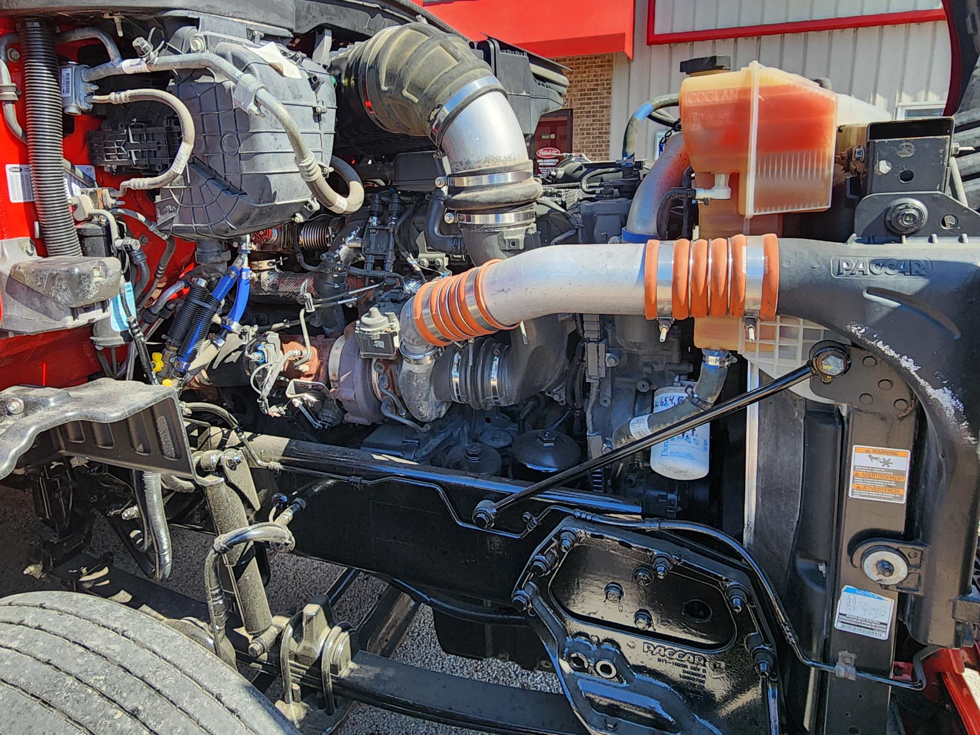 2019 Peterbilt 579 in O'Fallon, MO — photo 13