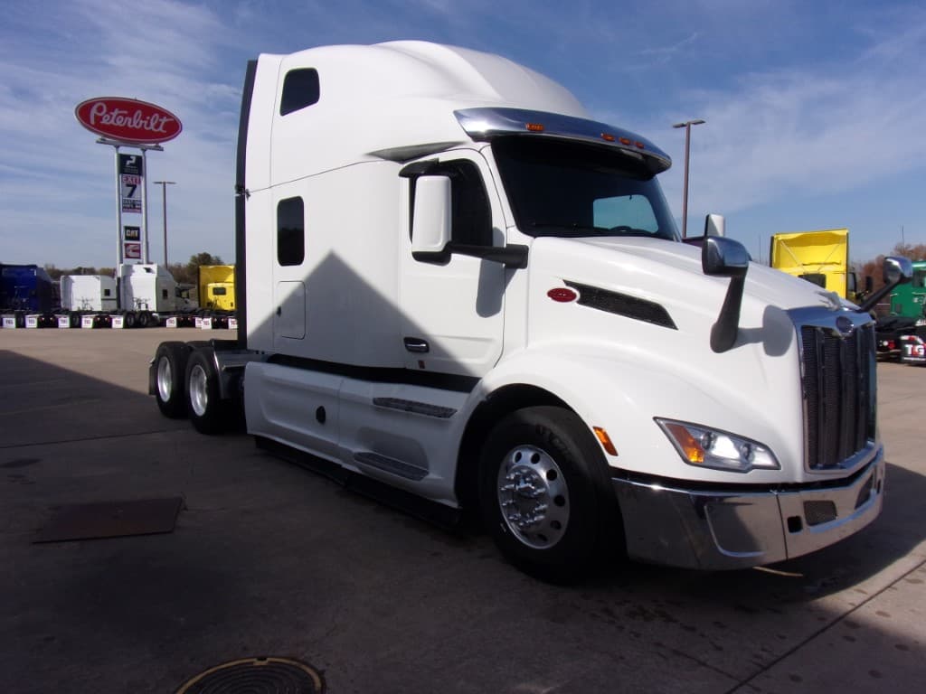 2024 Peterbilt 579 in Fort Smith, AR — photo 3